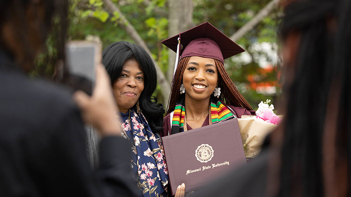 Missouri State graduating senior and her mother